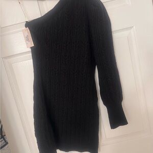 Entro Elegant Black Knitwear